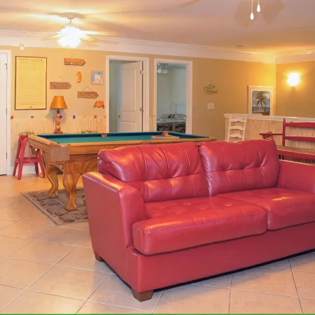 This is it! Spacious Luxury 8 Bedroom Villa, Pool, Hs Internet