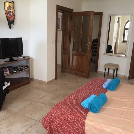 5 Star Luxury Villa - Large Private Pool - Spacious Rooms - Panoramic Sea Views