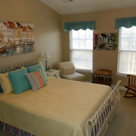 Cozy and Convenient Furnished Townhome w/view