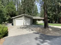 Central AC: Large 4 Bedroom Private Home, Private Lot.  Fenced Yard with Deck