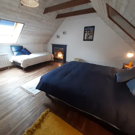 Pretty Fisherman's Cottage with Courtyard in Town Center - 200m from the Port