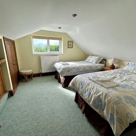 Two bedroom holiday cottage in a quiet rural location. Các khách sạn ở Looe