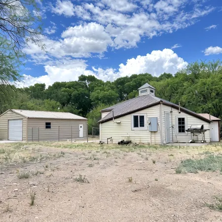 Glamping cabin- 10 min from Verde River day use Perfect to unplug & be w/ nature