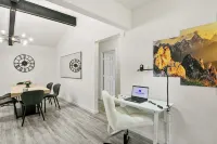 Modern Luxury with Cozy Vibes - Homestays