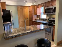 Park Right by Your Door -1 BR, 1 Bath, Full Kitchen, 1st Floor Laundry. - Boutique
