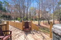 380 sf 3 min From DT Waxhaw Sleeps 2 Private PatioThe Little Big Suite - 3-Star