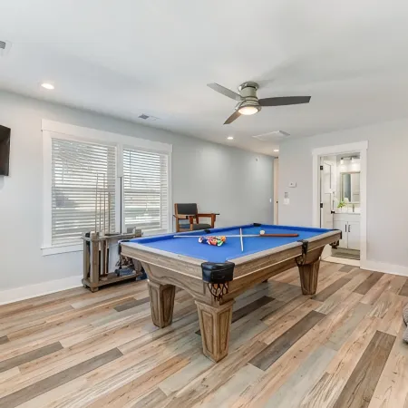 Dog friendly-perfect central location in OBX, few minutes walk from the beach