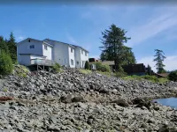 {Forget-Me-Not Inn} Alaskan Waterfront Vacation Rental (Deer Suite) โรงแรมในซิตกา
