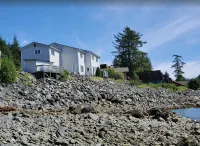 {Forget-Me-Not Inn} Alaskan Waterfront Vacation Rental (Deer Suite)