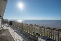 10M From the Ocean! Upper Suite with Amazing Views - Highest Tides in the World - Wi-Fi