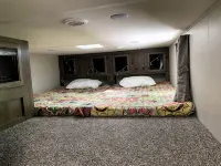 Beautiful RV on the Esopus Creekearly Season Special!  199/Night in May-June - Wifi