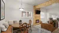 Cozy retreat near Sandpoint, Idaho. Close to Downtown, the lake and skiing. - Wifi