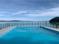 Beach Bliss Oceanfront King Studio! Balcony, Stunning View, Pool, Dock & Hot Tub - Beach