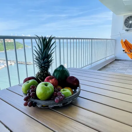 Oceanfront VIEW Fajardo, 2 BDRM+2BA Condo A/C, Olympic sized Outdoor Pool, WIFI