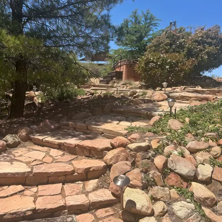 Beautiful cabin retreat with gorgeous views! Pet friendly with wide open spaces.