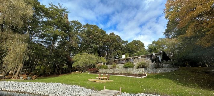 Private, Peaceful & Exquisite LAKE FRONT Property w EXPANSIVE HEATED POOL Hotels in Kent County