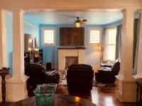 Historic Charm- Modern Amenities Downtown Brownsville. Close to SPI, Space X - 4-Star