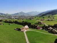 NEW - renovated Bitzi - with a view - Homestays