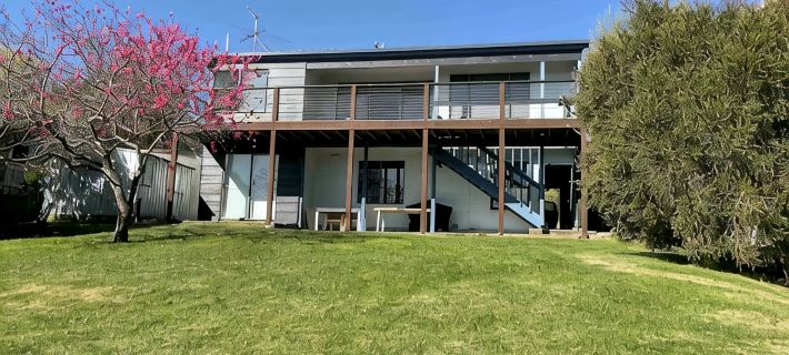 Beaches / Family Getaway / Amazing views / Golf / Wineries / Hot springs. Hotels in Dromana