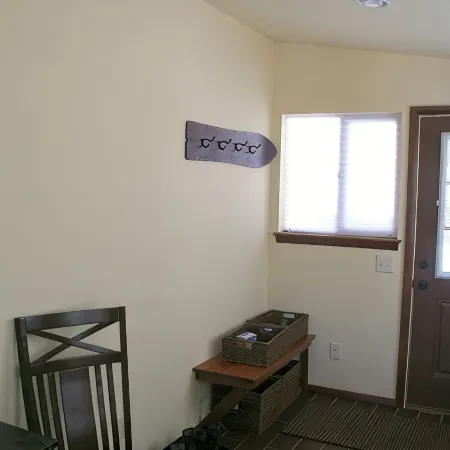 Cozy Chalet-Close to River Sleeps 2, Indoor Pool, Hot Tubs in Lodge Building