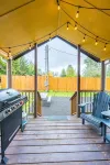 Beaver's Den: Private & Cozy Experience - Balkoner