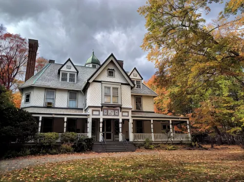 5 bdrm Victorian, built in 1881-With 21 rooms, on a hill on 4 VERY private acres