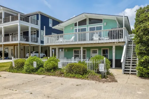 Atlantic Breeze South - Cozy & Renovated - Walk To Beach - 4-Star
