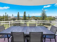Beachside Resort Kawana Waters Hotels in Buddina