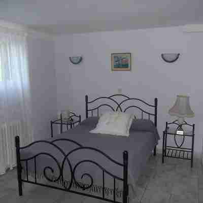 Spacious apartment in villa with large private garden and terrace near the sea Rooms