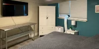 Heart of Daytona 1 bedroom w/kitchen, sleeps 4, private balcony, fireplace, pool - 4-Star