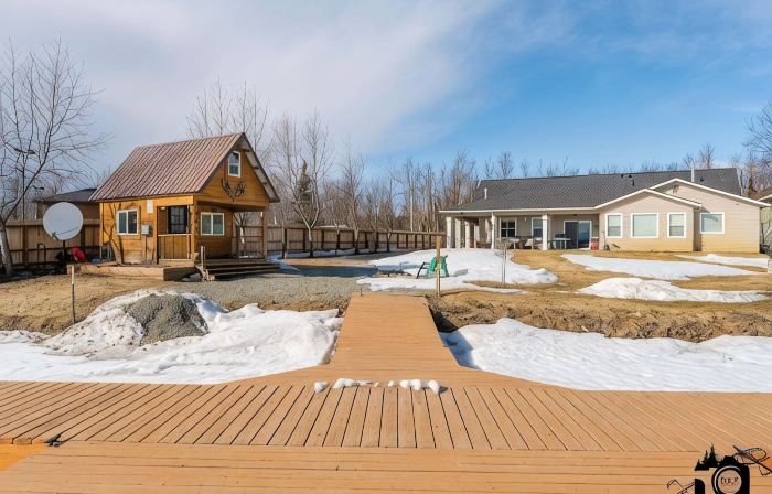 Modern Lake Lucille Lakefront, Whole 5 bedroom house, Private dock & games