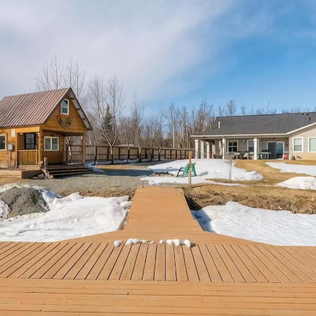 Modern Lake Lucille Lakefront, Whole 5 bedroom house, Private dock & games