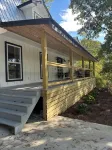NEW Charming 3-bedroom house on Smith Lake.