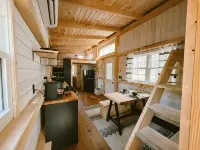 COZY PSU Rustic Tiny Home and Fishing Retreat - 3-Star
