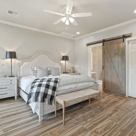 #MonkeyIslandHideaway - Stylish lake front home on Grand Lake, OK with Hot Tub!