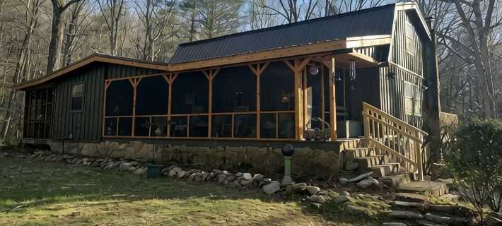 Luxury Bohemian Cabin on Coker Creek w Oversized Hot Tub, Fire-Pits, and Hiking Hotels in Monroe County