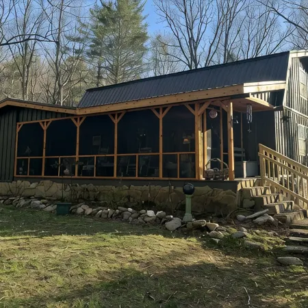Luxury Bohemian Cabin on Coker Creek w Oversized Hot Tub, Fire-Pits, and Hiking