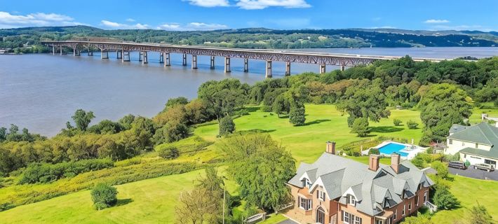 Majestic RiverView Estate - Breathtaking Views Hotel di Fishkill