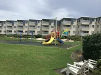 Family resort atmosphere on beautiful Atlantic Beach, North Carolina