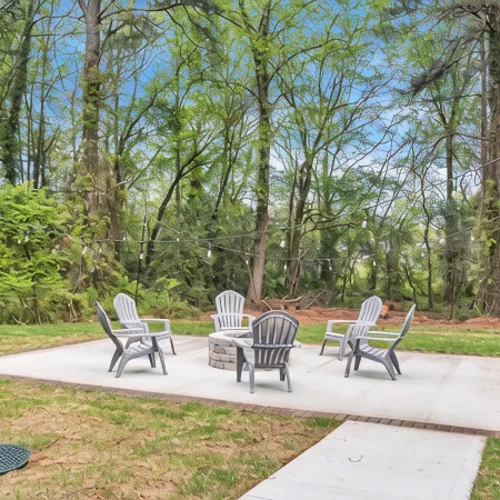 Family & Pets Welcome: 2BR in DT Greer w/ Fire Pit