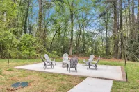 Family & Pets Welcome: 2BR in DT Greer w/ Fire Pit