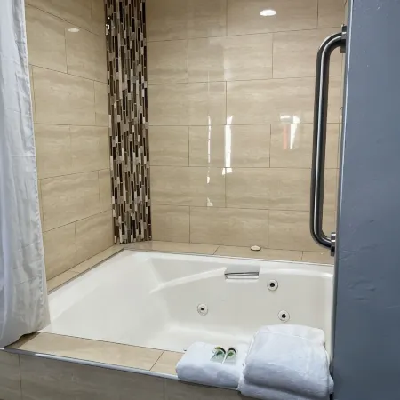 Laguna Inn and Suites
