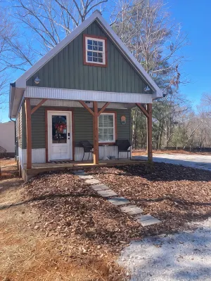 Broyles Landing Cottage at Lake Hartwell SC - 4 ดาว