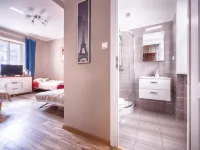 Old Town Kanonia Hostel & Apartments Hoteles cerca de Plaza del Castillo