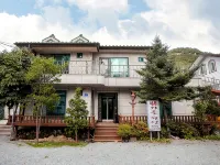 Jecheon Wolsong Garden Pension Hotels near Deogjusa