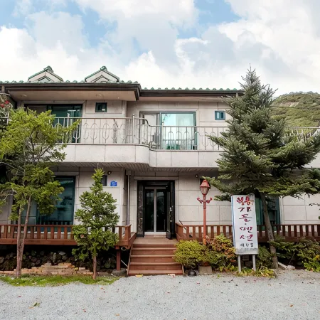 Jecheon Wolsong Garden Pension