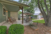 Charming Cottage-3 Mins to Downtown-Pet Friendly! - 3-Star