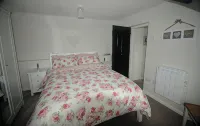 Beautiful and Quiet Rural hideaway for two near Ludlow with stunning views