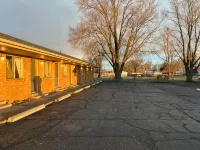 Tops Motel