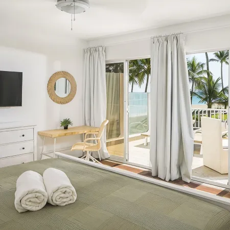 KITE BEACH HOTEL Two Story 2 /2 Oceanfront Apt with large Oceanfront Terrace